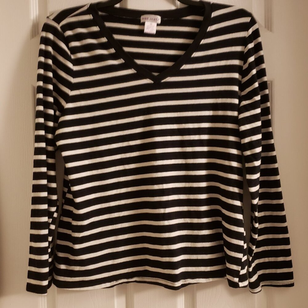 Wet Seal + Women's Black White Striped V-Neck Top LS Tee Plus Size Please Read